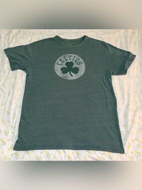 adidas Men's Large Green Celtics Logo Short Sleeve Tee